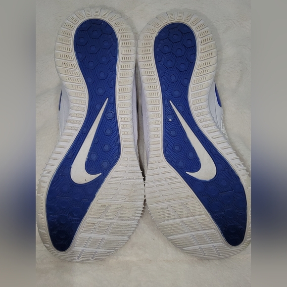 Nike Zoom White Athletic Shoes - Picture 5 of 7